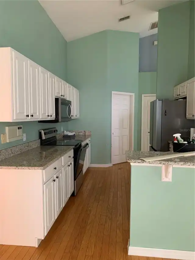 Listing Photo 11