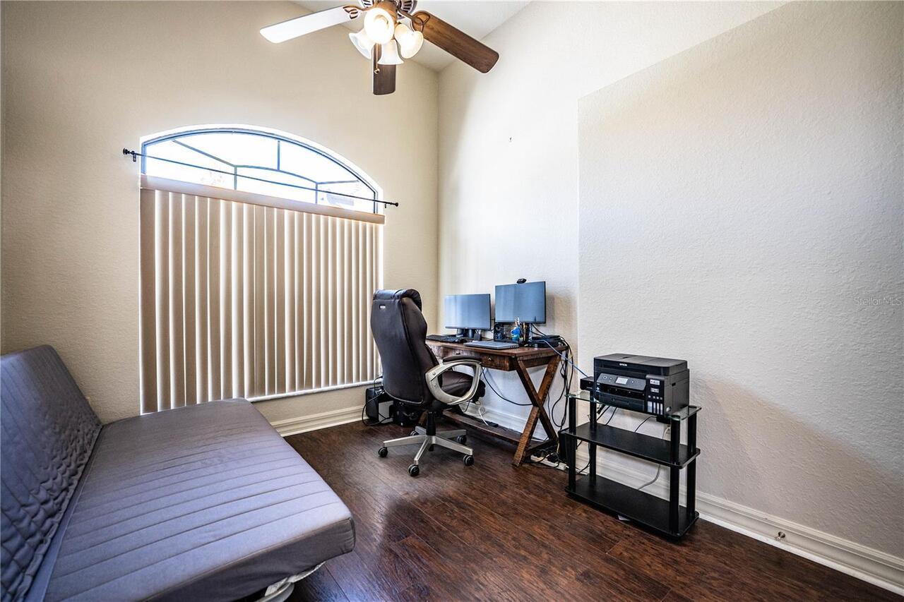 Listing Photo 10