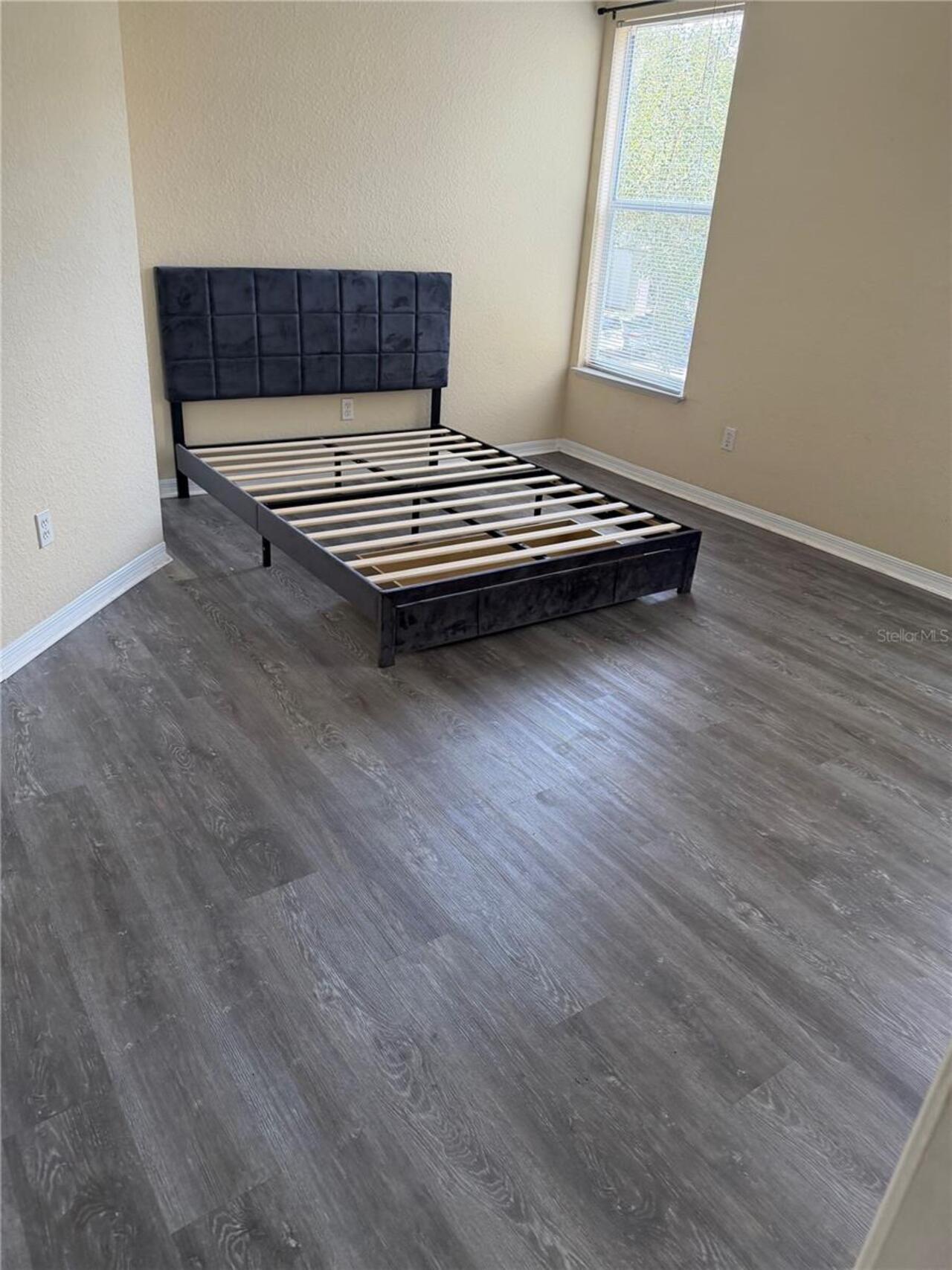 Listing Photo 8