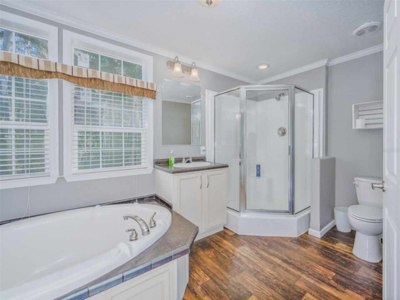 Listing Photo 42