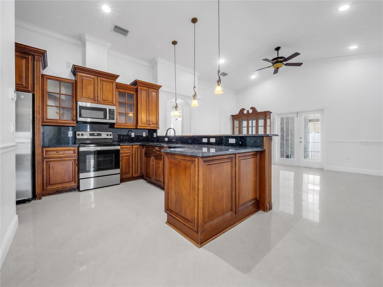 Listing Photo 8