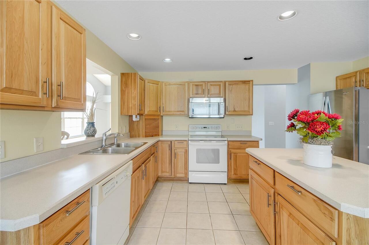 Listing Photo 12