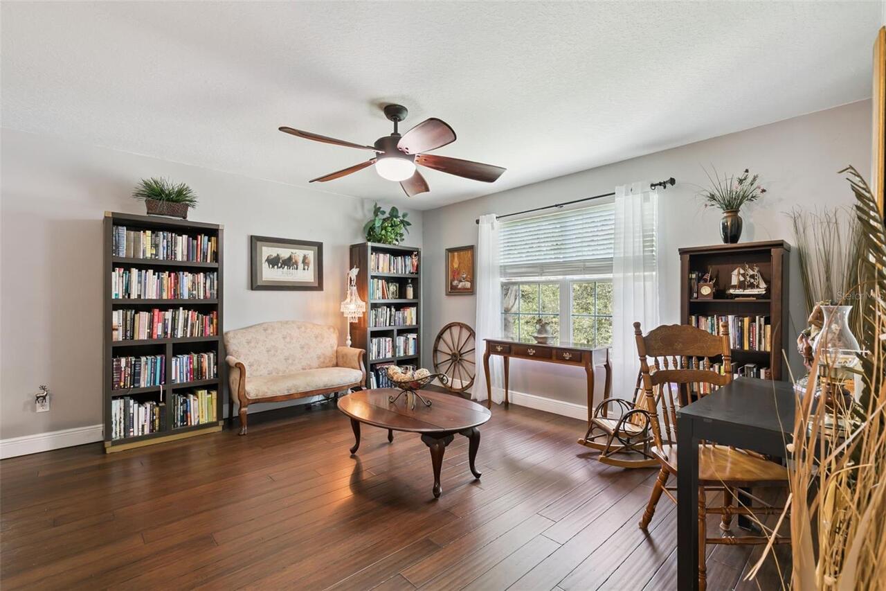 Listing Photo 11