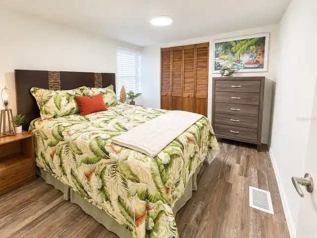 Listing Photo 10
