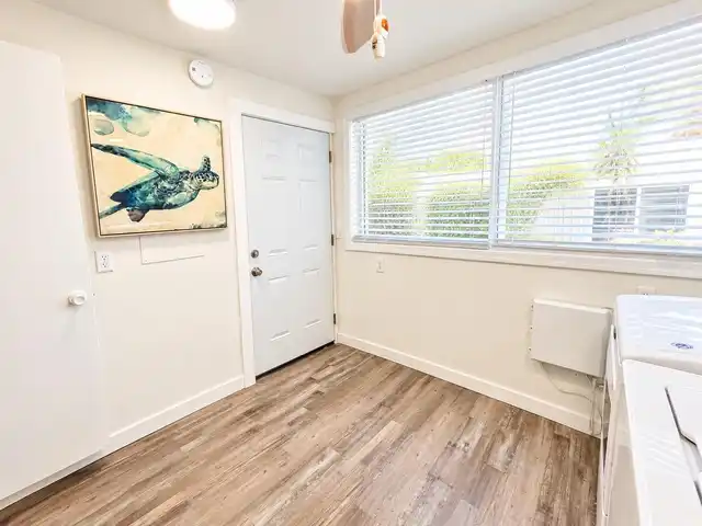Listing Photo 11