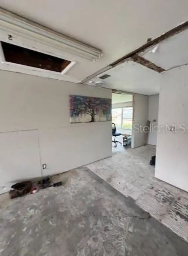 Listing Photo 11