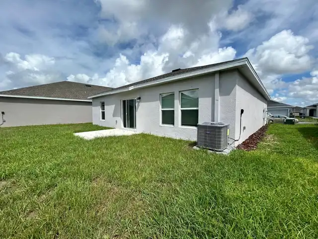 Listing Photo 12