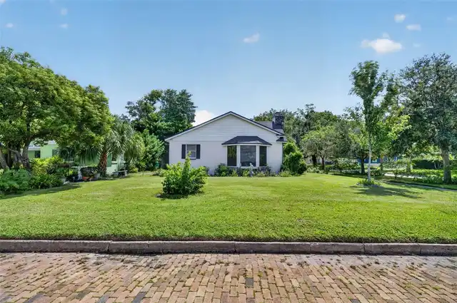 Listing Photo 8