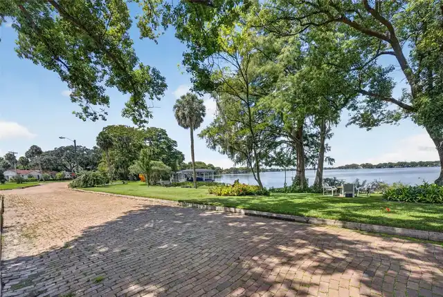 Listing Photo 12