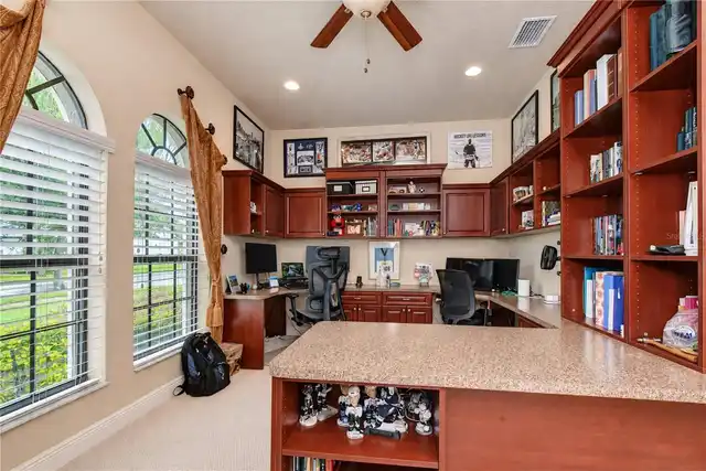 Listing Photo 11