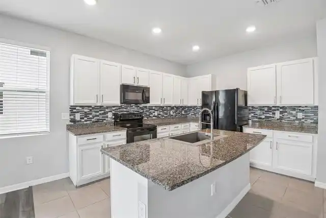 Listing Photo 10