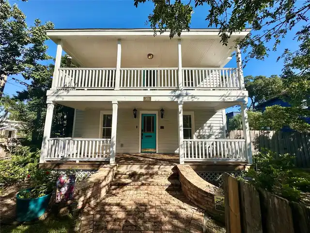 4BR, Residential Lease, 2BA, $4,000
Read More