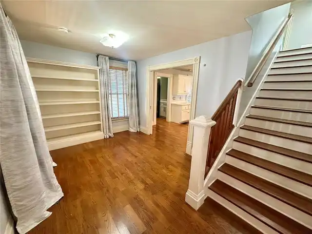 Listing Photo 9