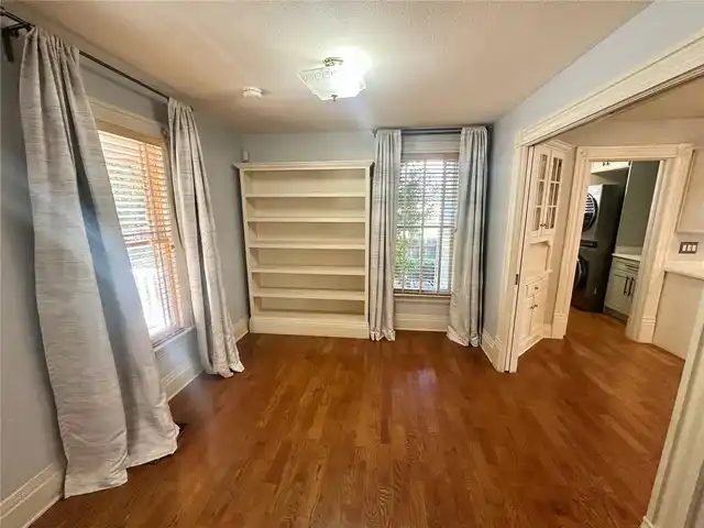 Listing Photo 10