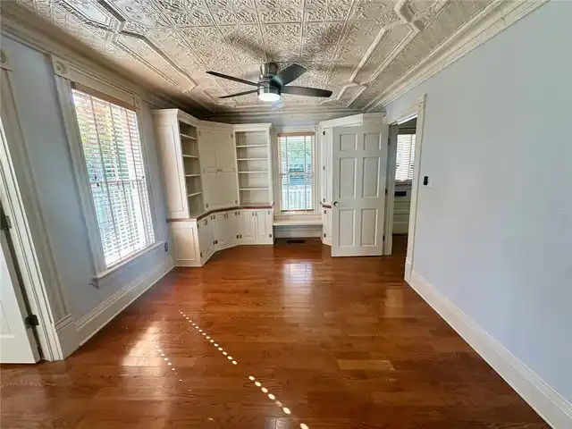 Listing Photo 11