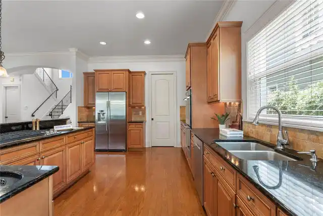 Listing Photo 15