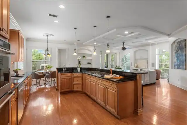 Listing Photo 18