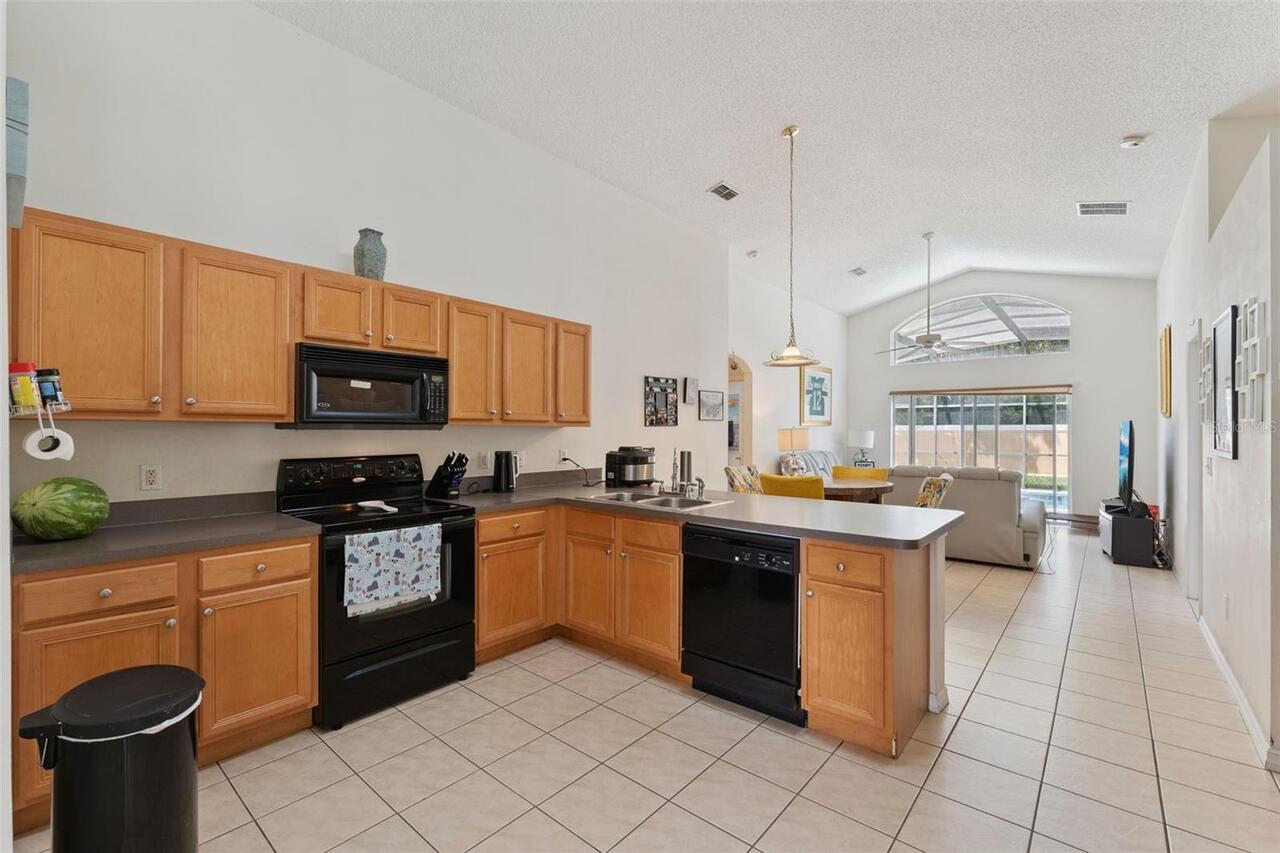 Listing Photo 8