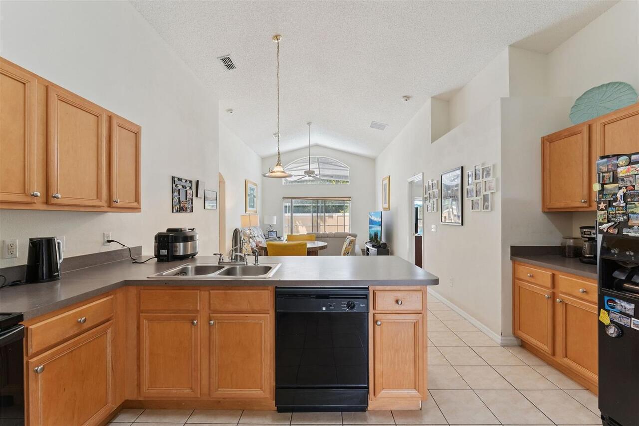 Listing Photo 11
