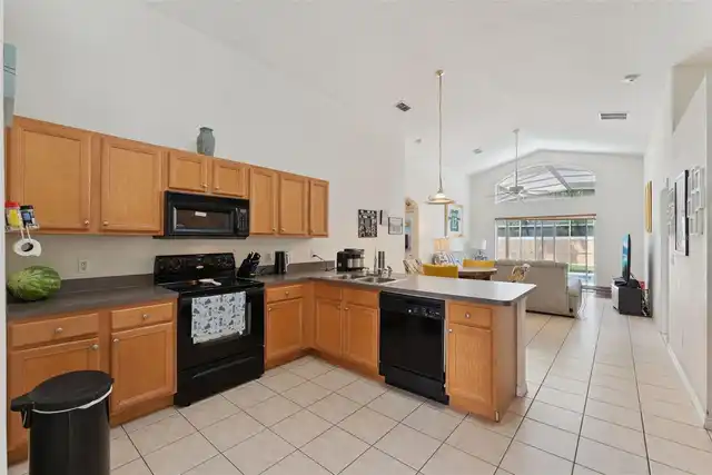 Listing Photo 8