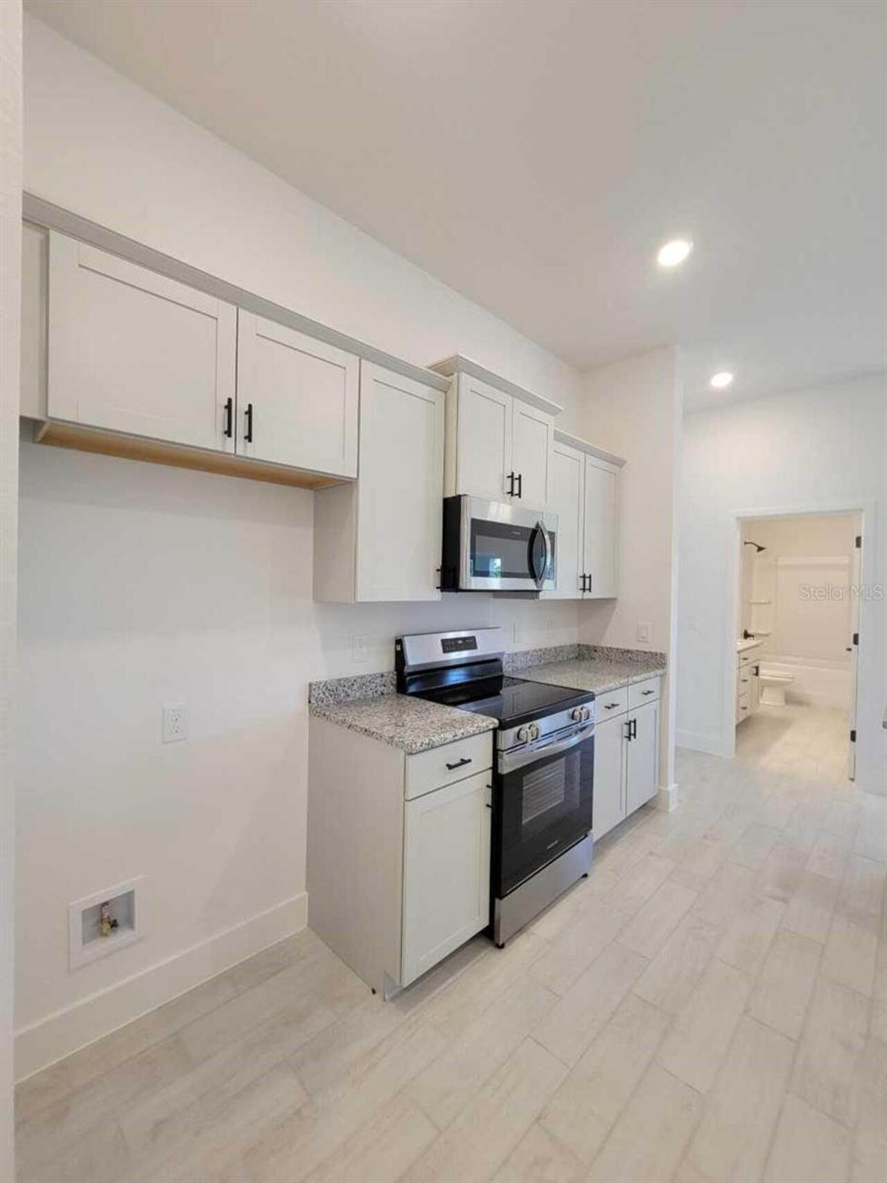 Listing Photo 9