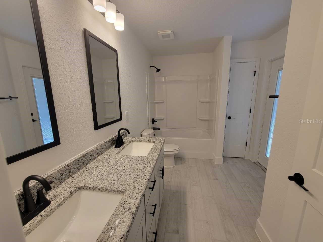 Listing Photo 24