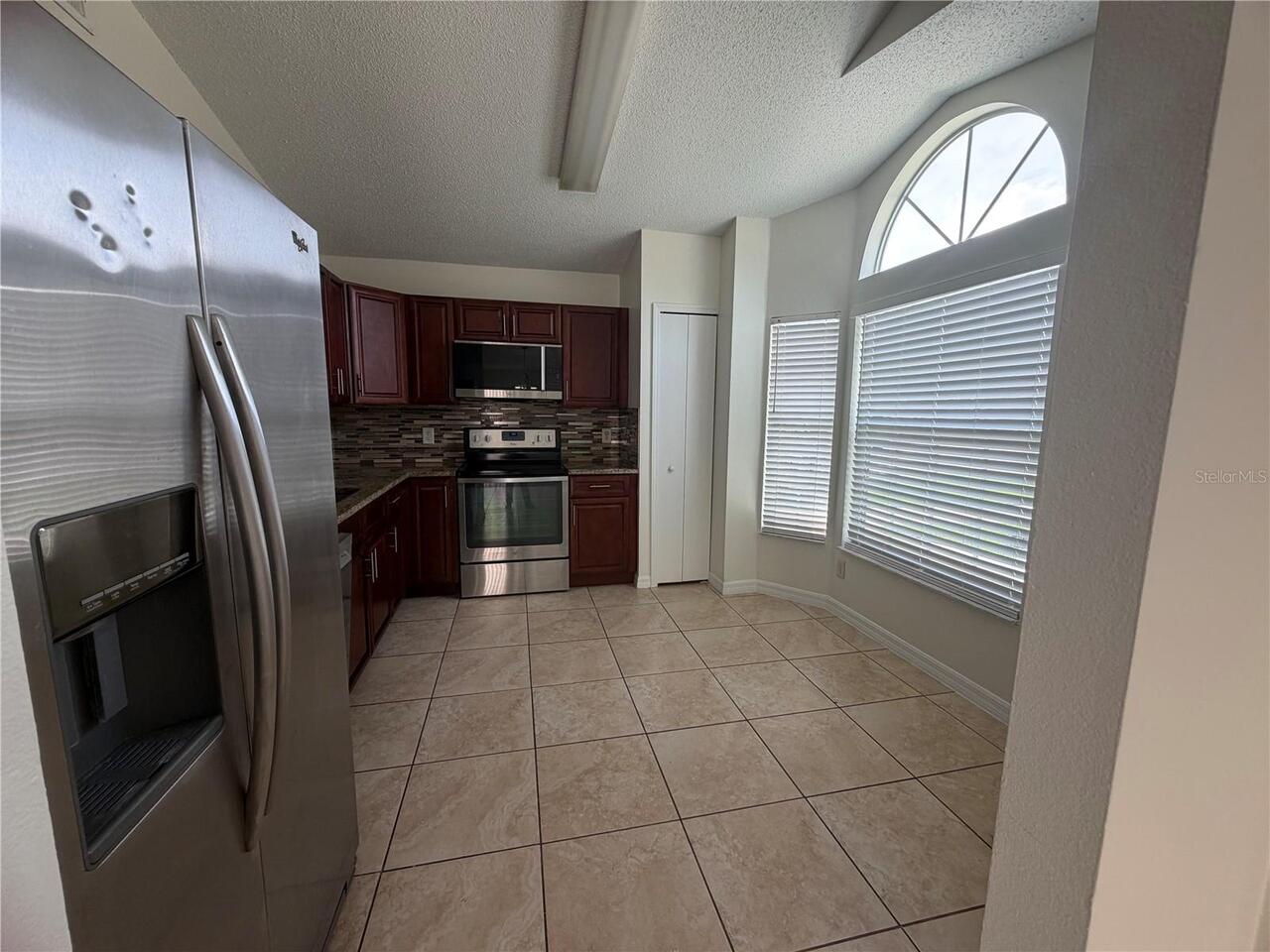 Listing Photo 9