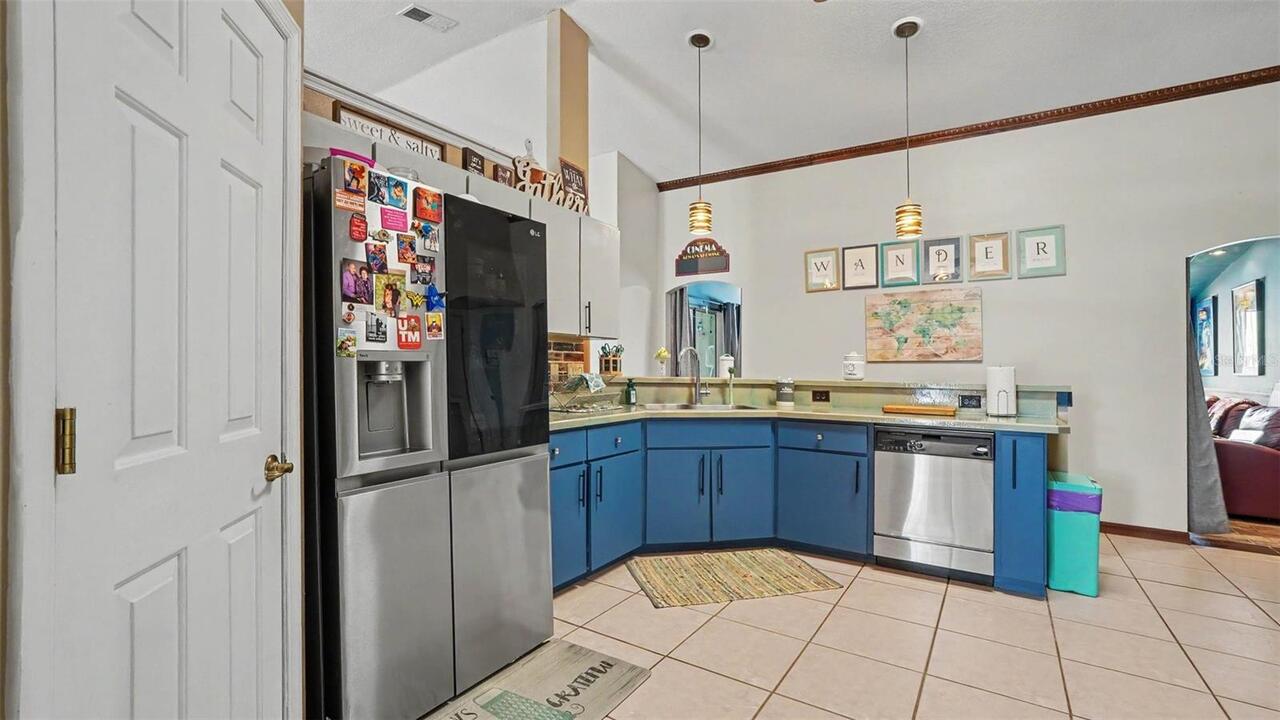 Listing Photo 12