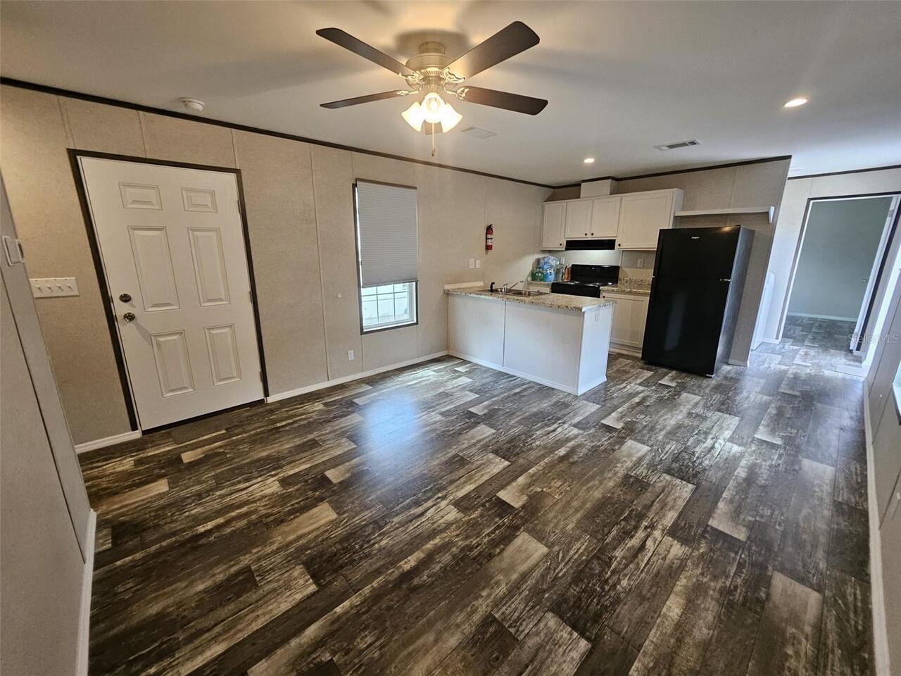 Listing Photo 8