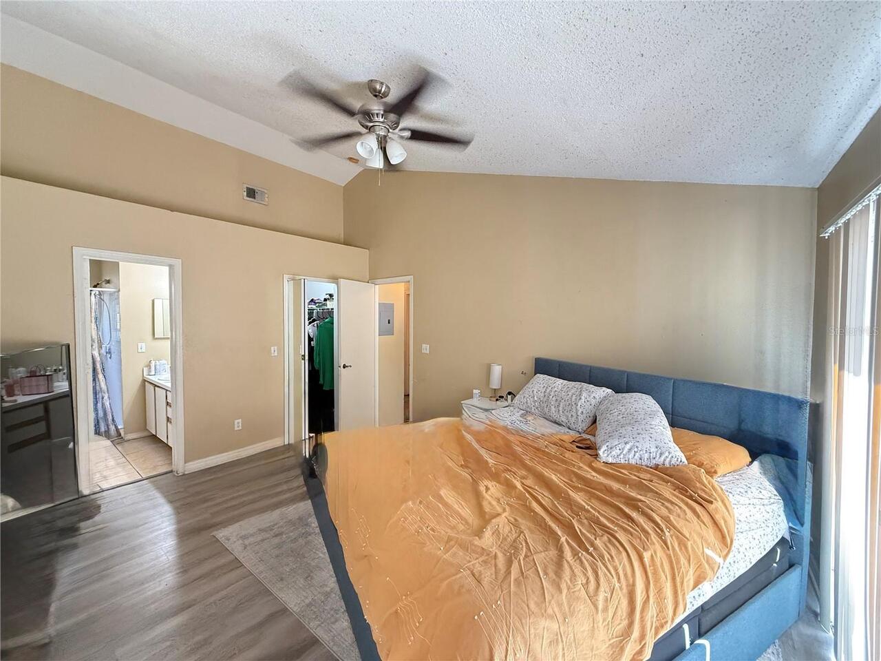 Listing Photo 8