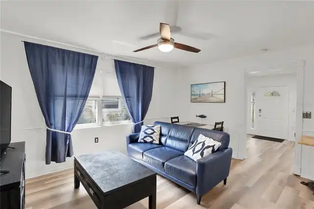 Listing Photo 8