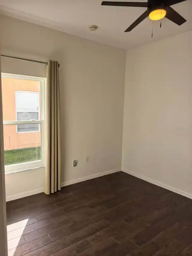 Listing Photo 10