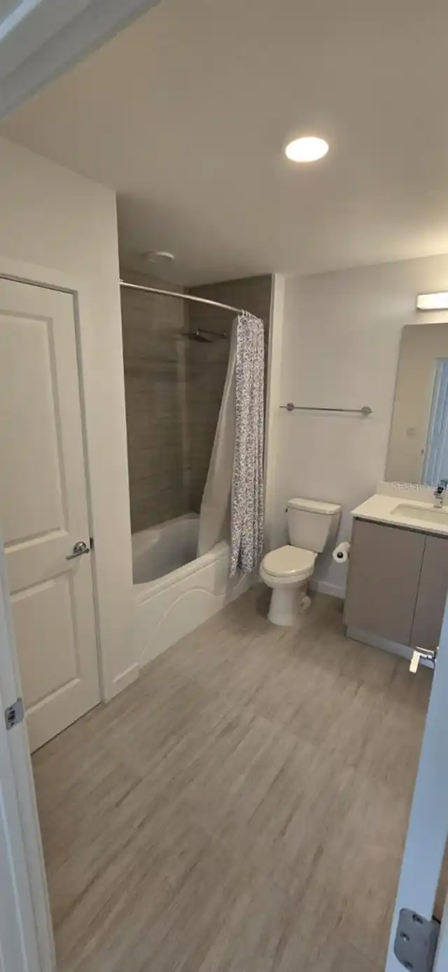 Listing Photo 11