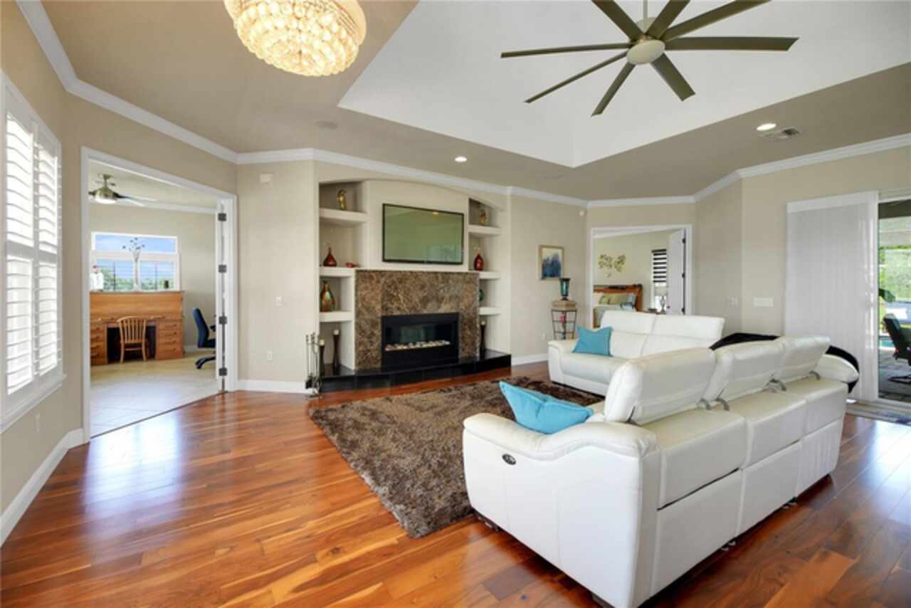 Listing Photo 12