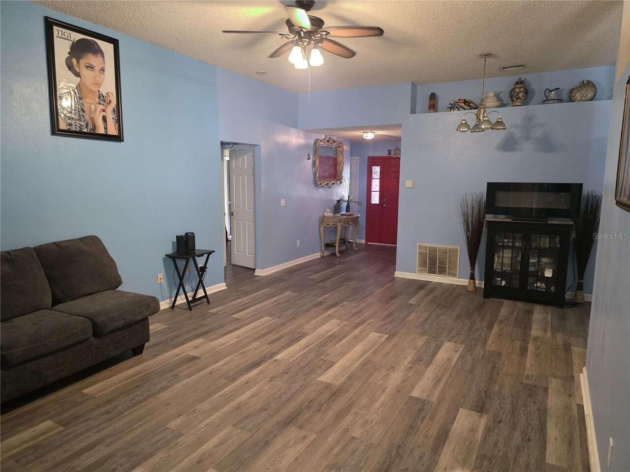 Listing Photo 8