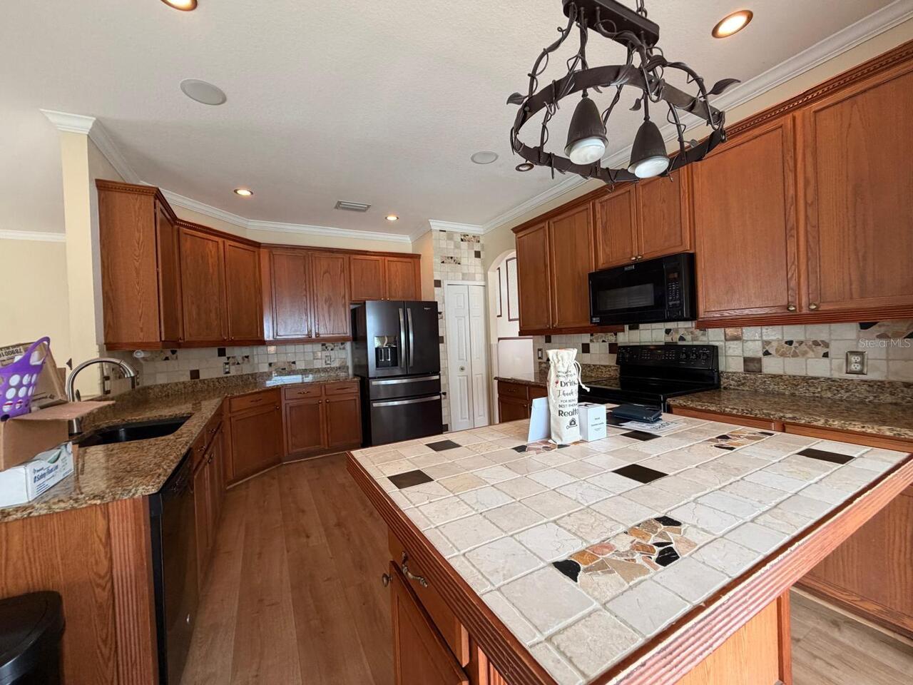 Listing Photo 11