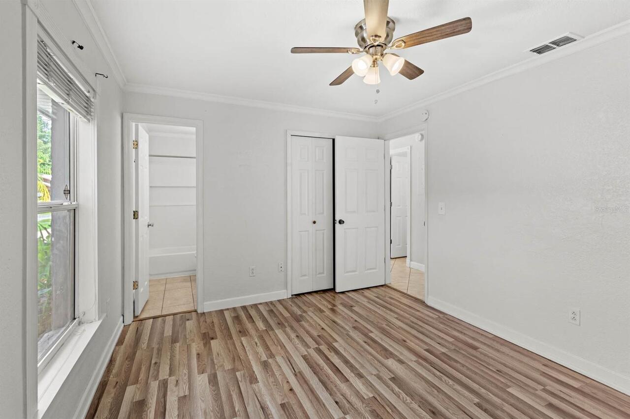 Listing Photo 16