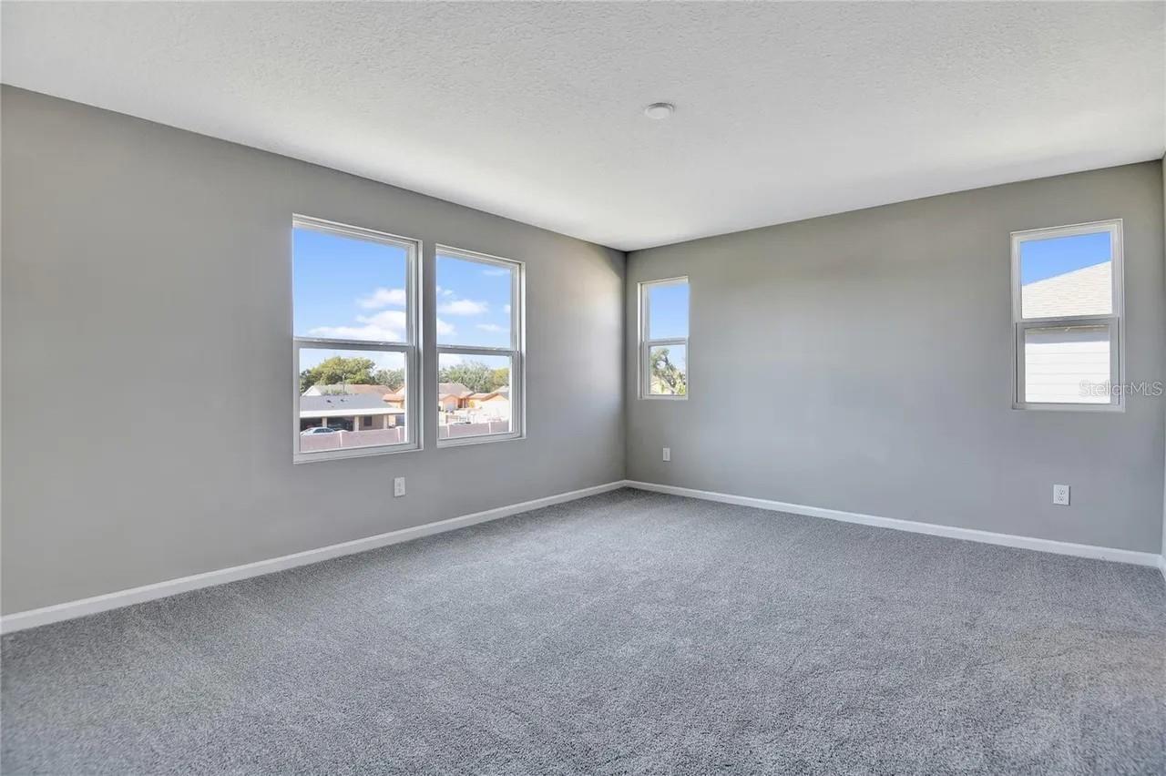 Listing Photo 10