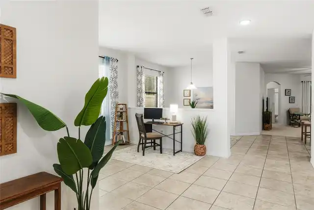 Listing Photo 8