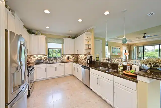 Listing Photo 9