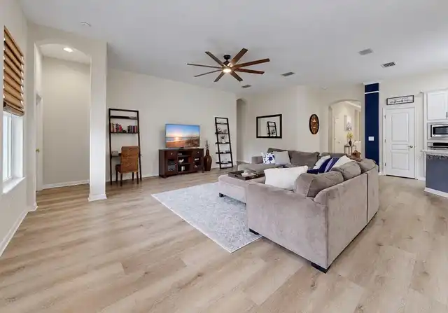Listing Photo 15