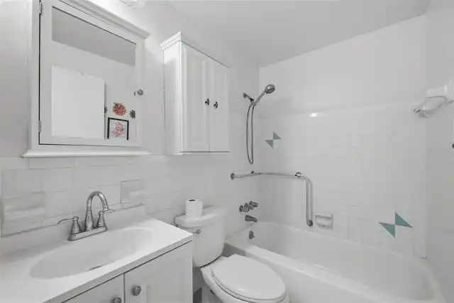 Listing Photo 12
