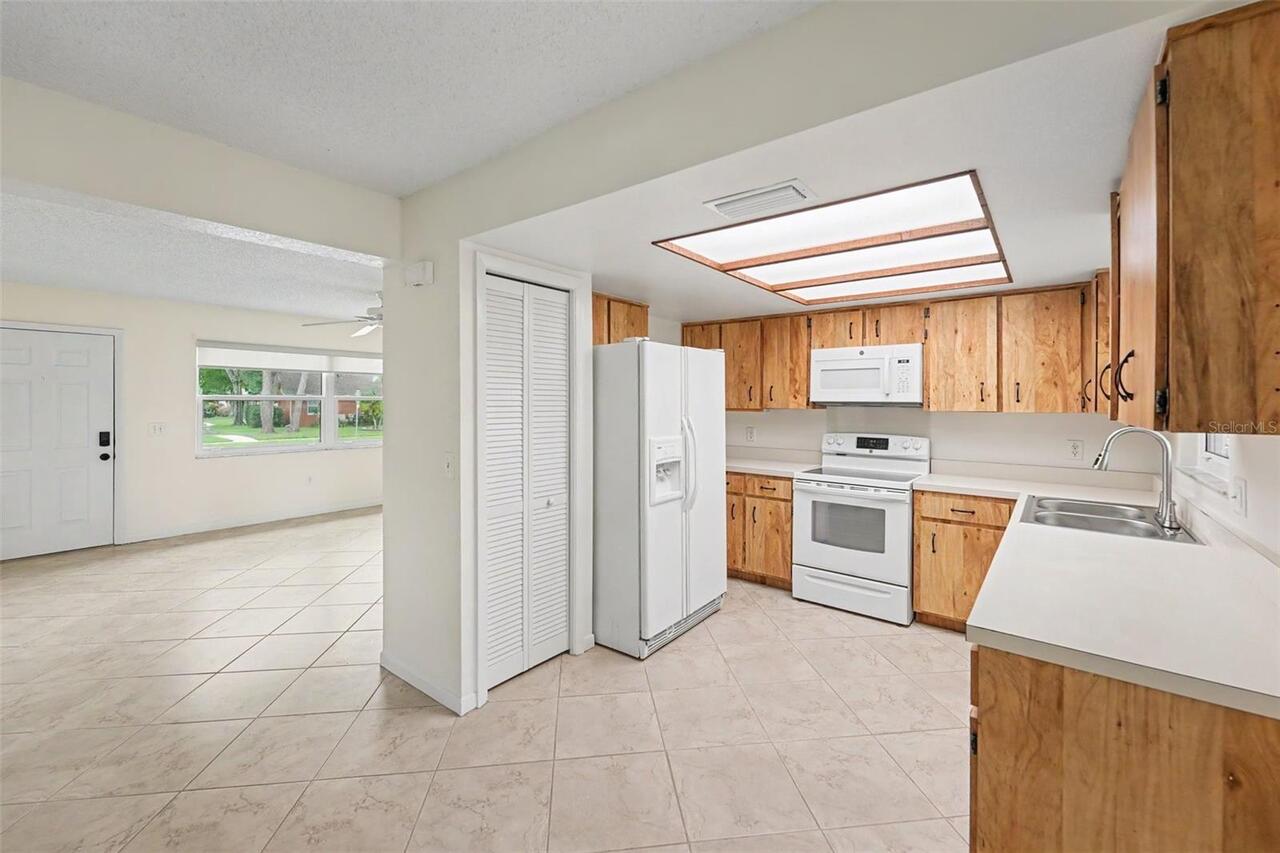 Listing Photo 11