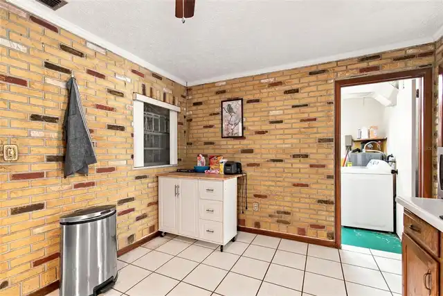 Listing Photo 10