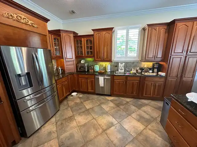 Listing Photo 16