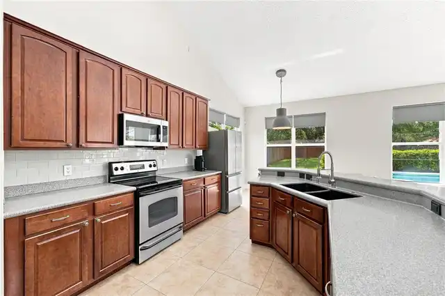 Listing Photo 18
