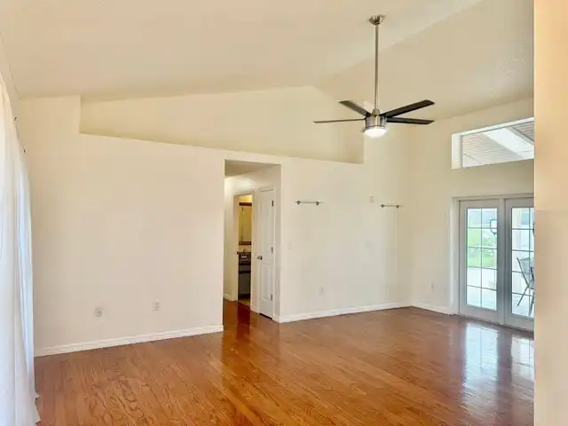 Listing Photo 6