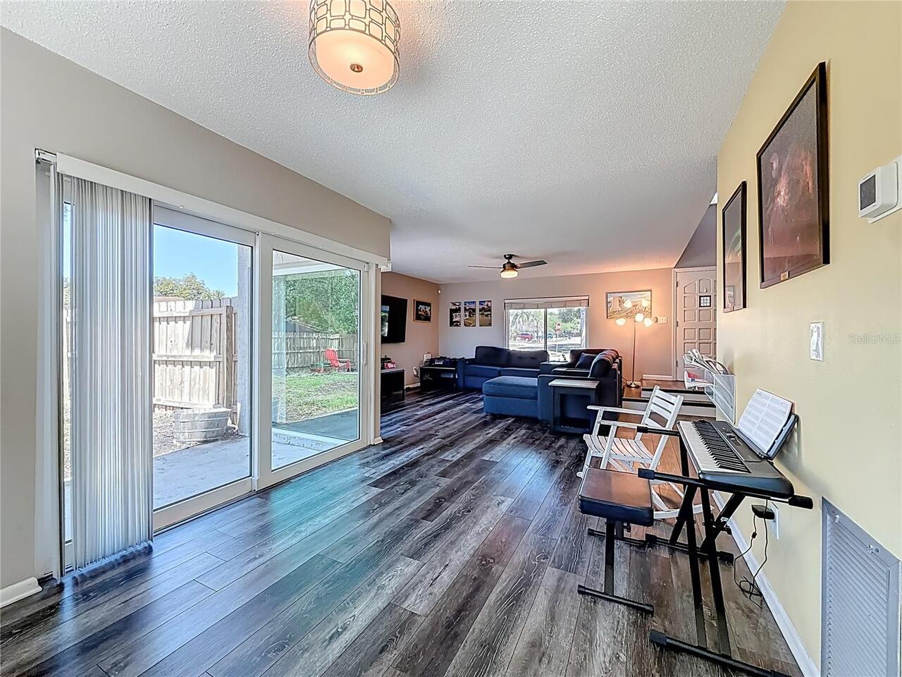 Listing Photo 11