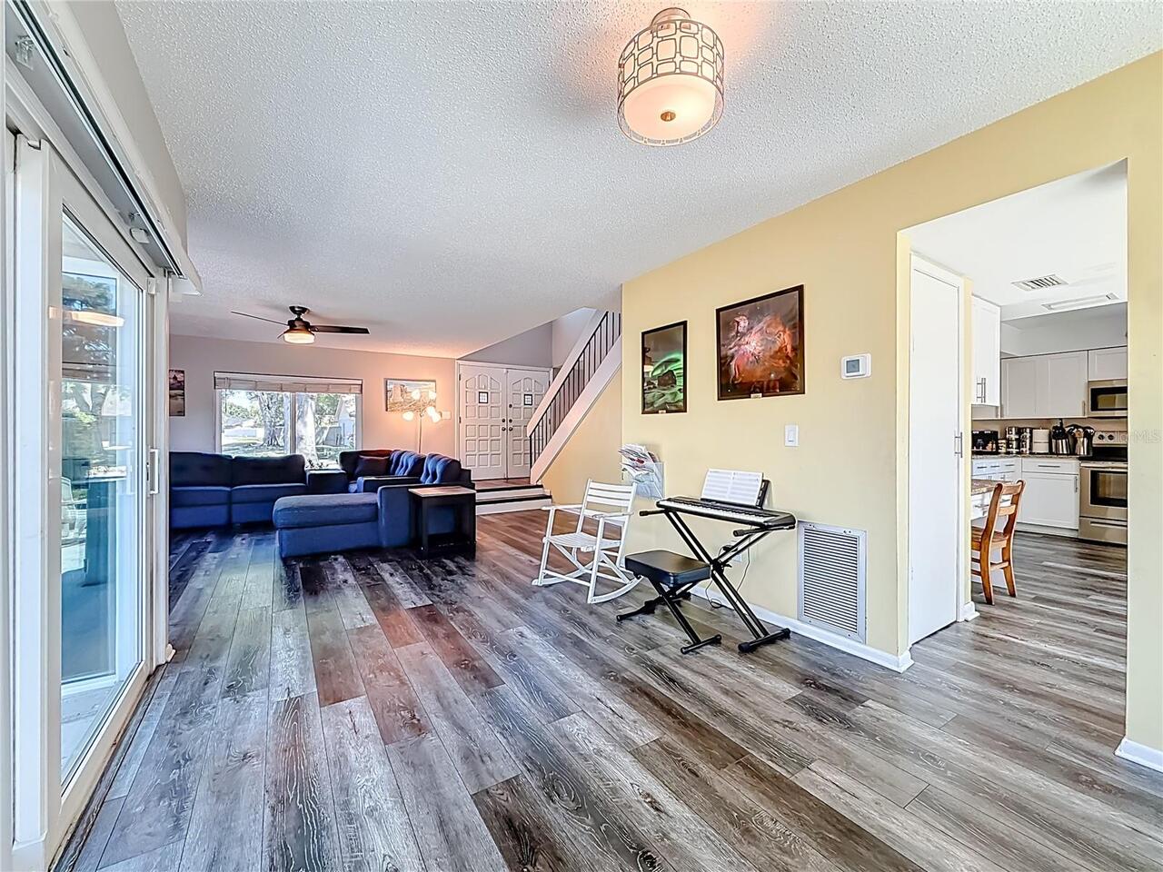 Listing Photo 12