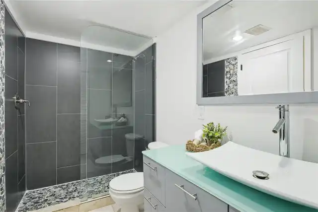 Listing Photo 9